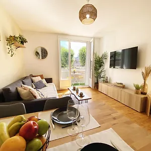 Le Bourget, Grand Proche Du Centre Appartement